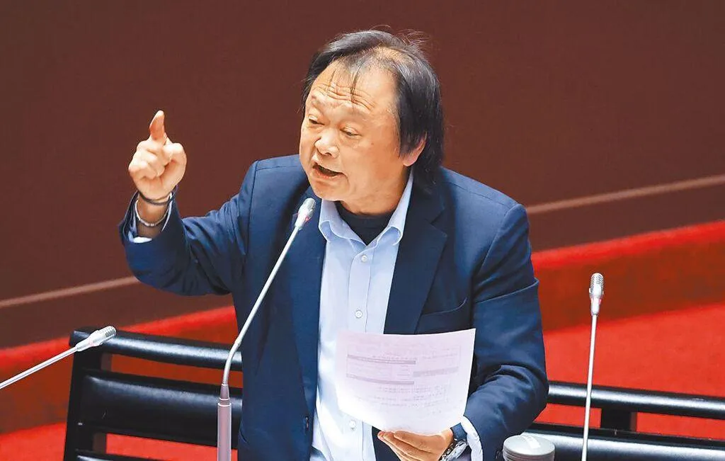 王世堅認為台灣民眾具備理性與智慧，反而有人太玻璃心，這是不對的。（圖/資料照）