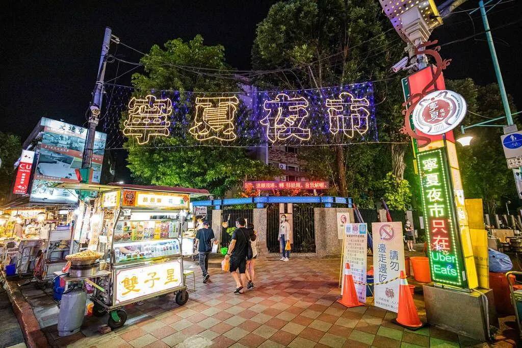 屏東百威食品公司涉嫌使用工業級雙氧水加工豬腸，受害範圍擴及全台4縣市，許多民眾早已吃下肚。（圖／翻攝畫面）