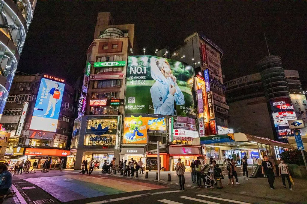PTT網友對西門町徒步區設計給予高度肯定。（圖／翻攝台北旅遊網）