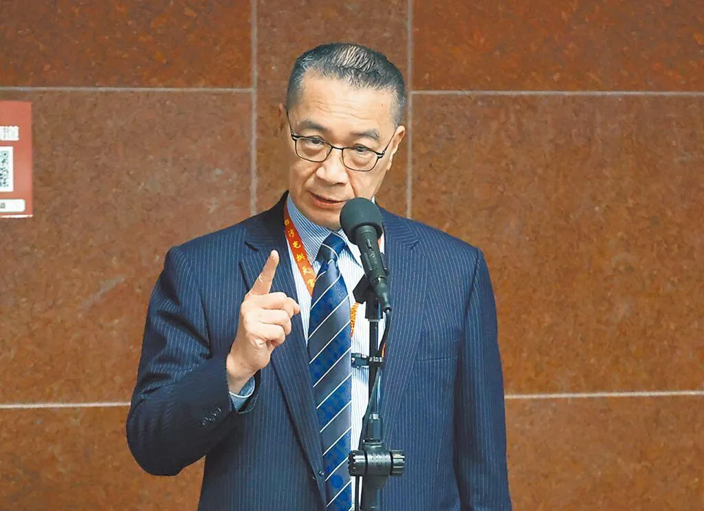 徐國勇強調，初選輸的人就要全力支持初選過關的人，這就是民進黨的精神。（圖/資料照）
