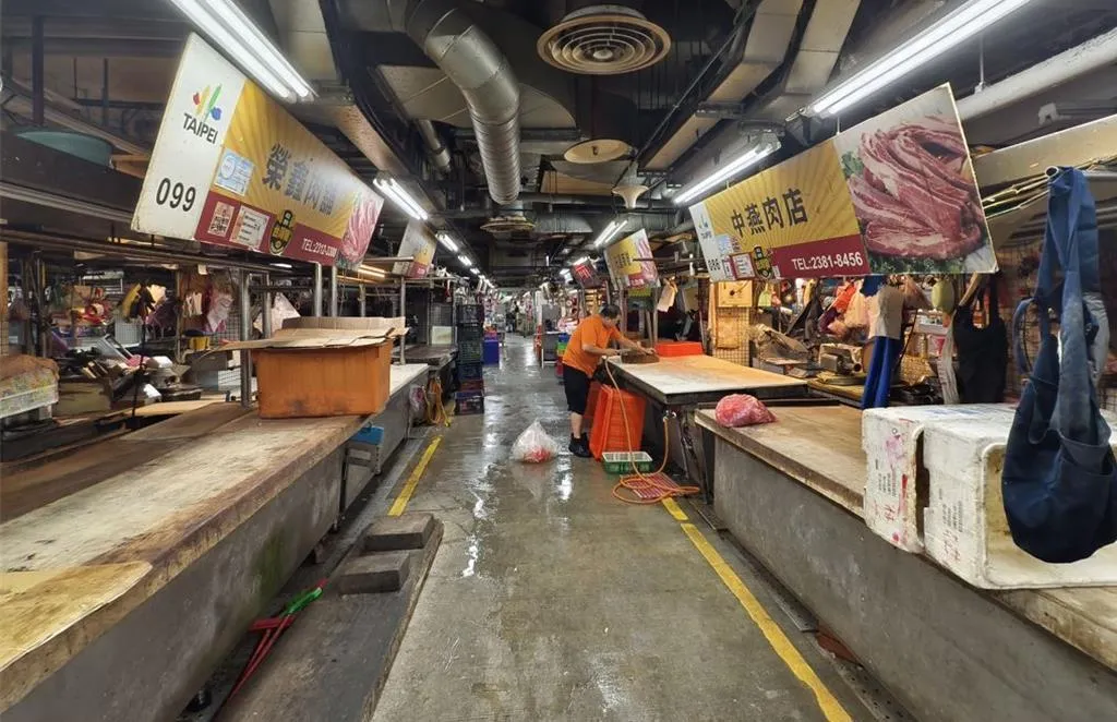 洲豬瘟防疫及中央禁宰禁運措施對市場造成衝擊。(圖/資料照)