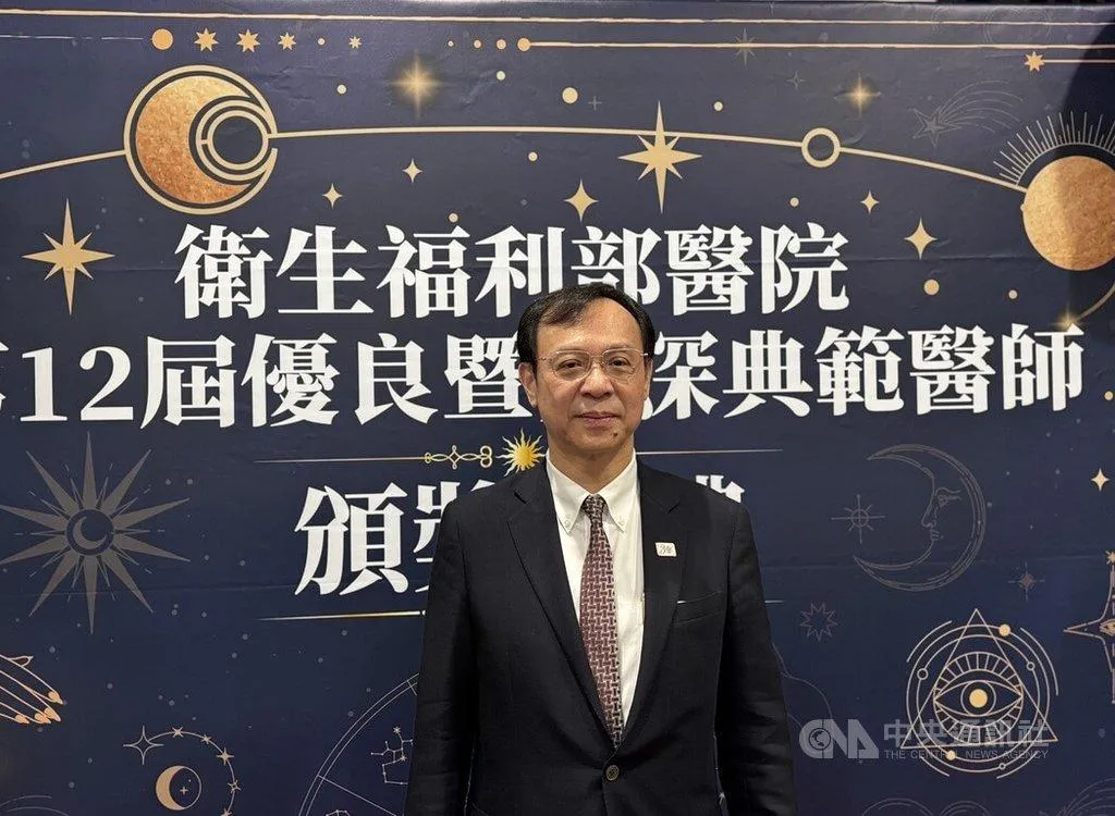 連續7年市售雞蛋未驗出農藥芬普尼殘留破功,衛福部長石崇良(圖)11日受訪否認公布慢半拍,強調「查到哪、公布到哪」。(圖/中央社)