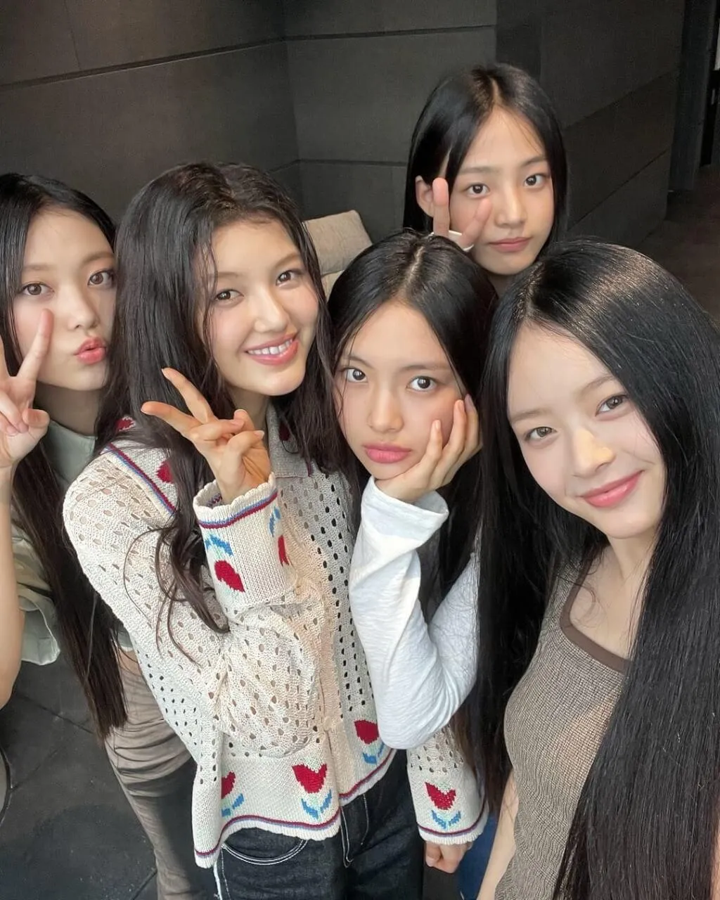 NewJeans 2024年間因不滿經紀公司ADOR與母公司HYBE的合約，單方面宣布解約。（圖／翻攝自NewJeans IG）