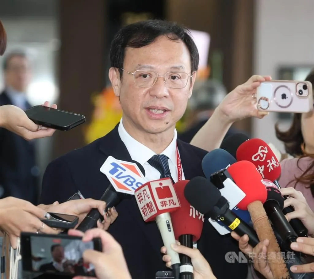 石崇良指出，本週已擴大後市場的稽查工作，除了文雅畜牧場外，如有新檢出的問題雞蛋，將在第一時間說明並公布。(圖/中央社)