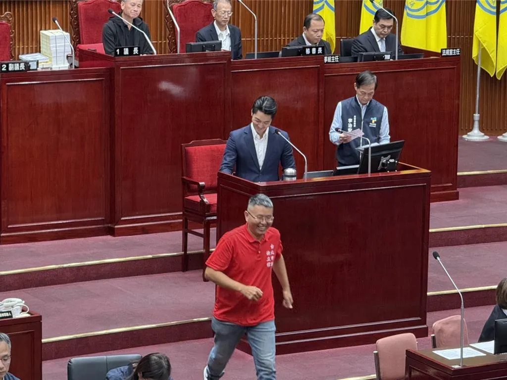台北市議員徐立信28日在市政總質詢時,詢問台北市長蔣萬安是否會為民眾黨站台。(報系資料照)