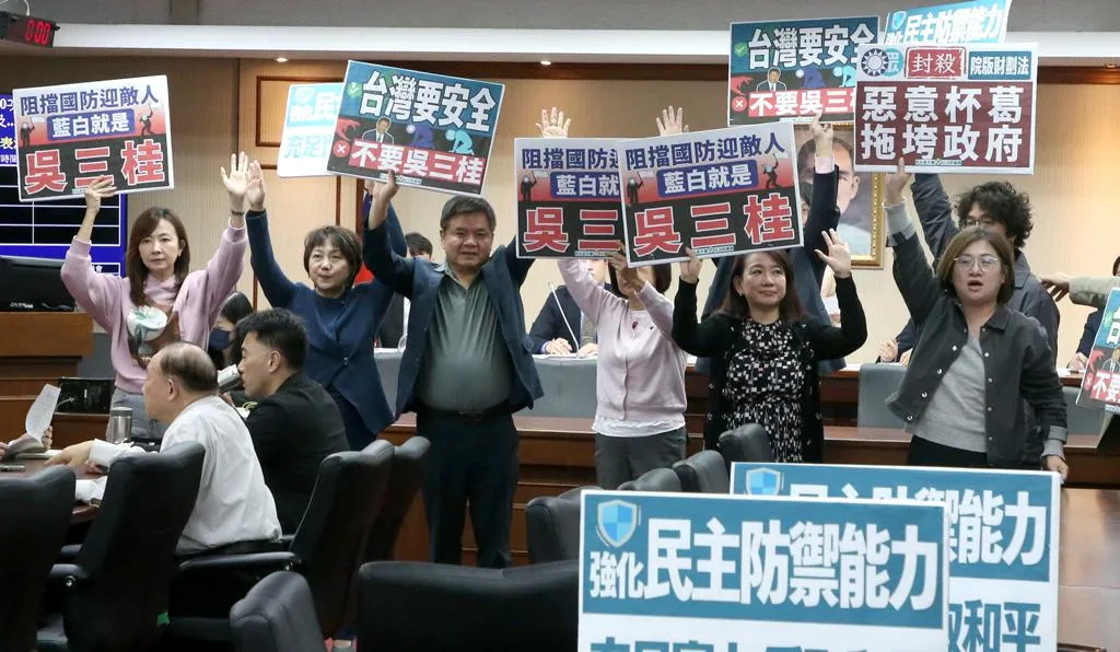 立法院程序委員會2日上演表決大戰,最終藍白皆以10票贏過綠營9票,將1.25兆國防預算採購的國防特別條例被暫緩列案。(圖/資料照)