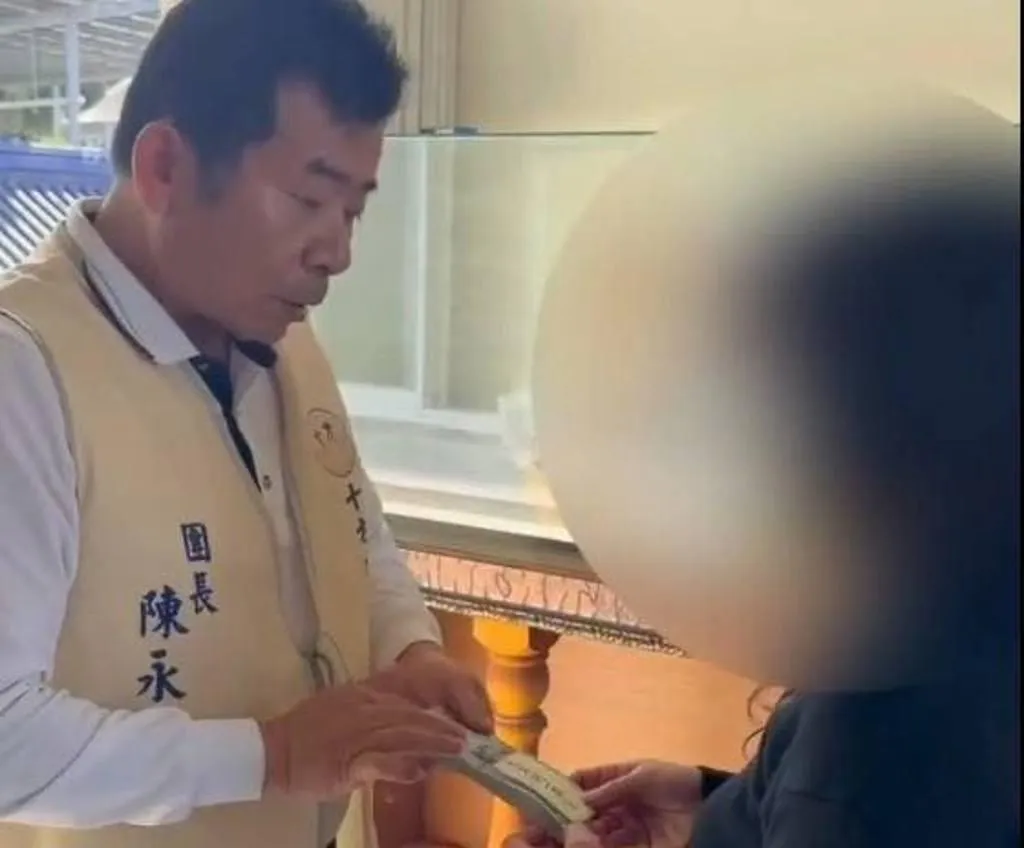 《十方功德行善團》提供10萬善款協助男大生辦後事。（圖／陳永聰提供)