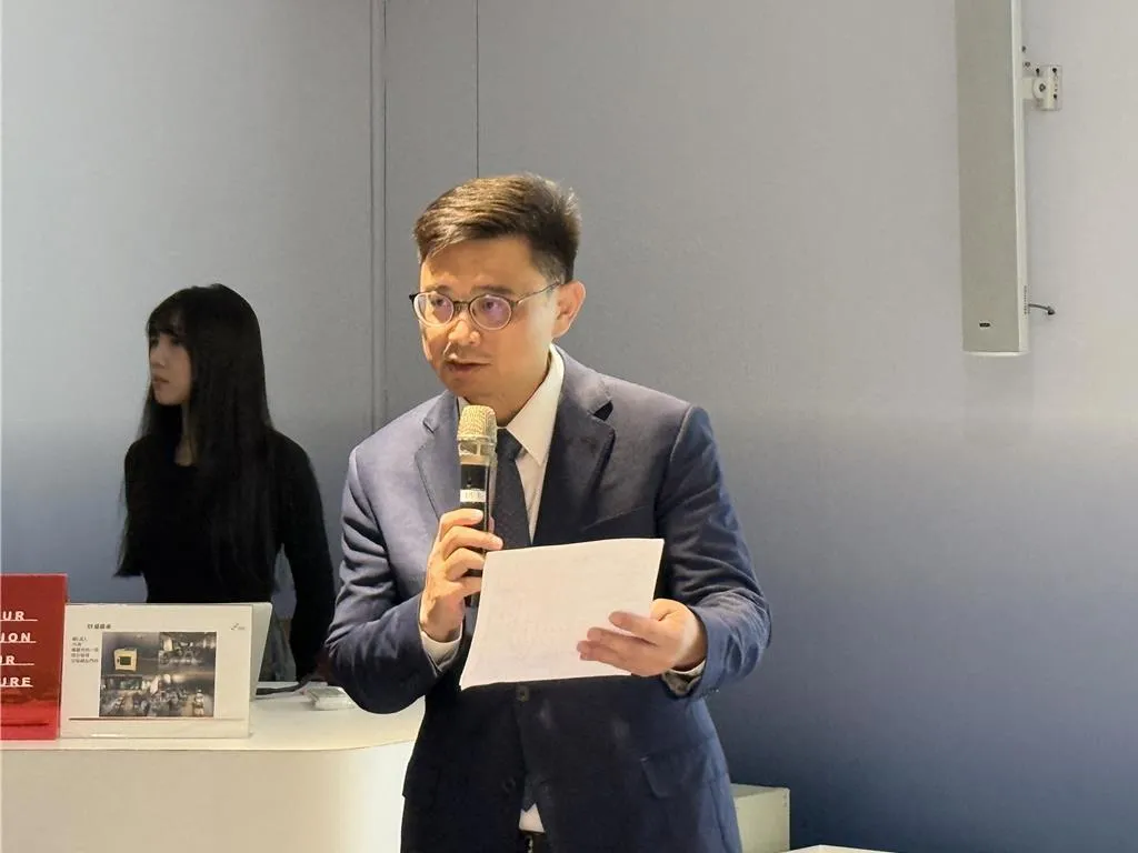 賴瑞隆的兒子近日因涉嫌校園霸凌而受到關注。