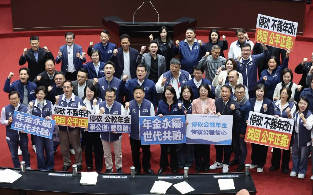 立法院今日三讀通過反年改法案。(圖/資料照)