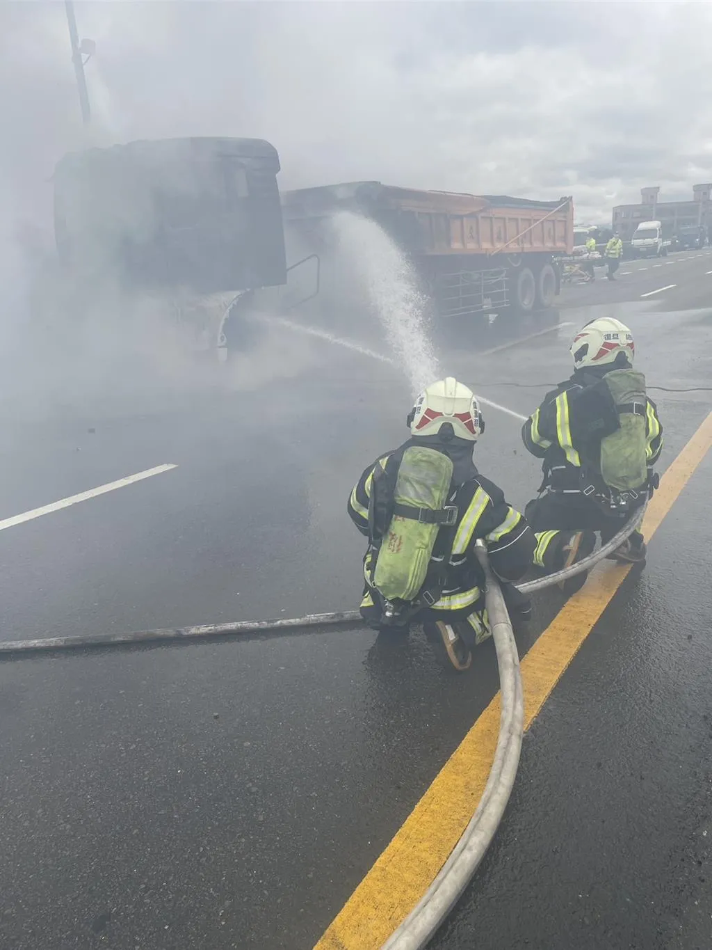 桃園市台66線快速道路今日發生火燒車。（圖／翻攝照片）