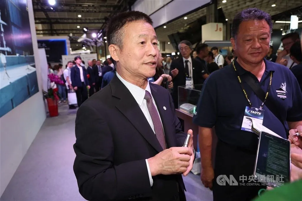 漢翔董事長曹進平(圖左)。(資料圖/中央社)