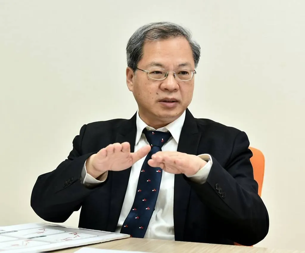 針對2026年經濟成長率，龔明鑫看好AI發展趨勢，認同主計總處預估的3.54％只是「地板」，有機會優於此預期。（圖/資料照）