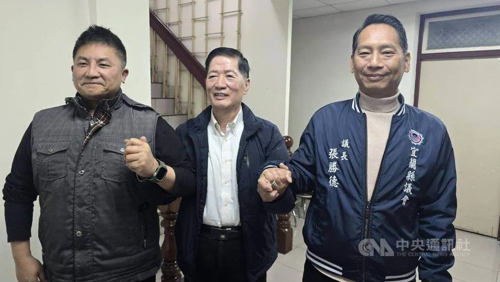 國民黨立委吳宗憲（左）及宜蘭縣議長張勝德（右）皆有意爭取國民黨提名參選宜蘭縣長（圖／中央社）