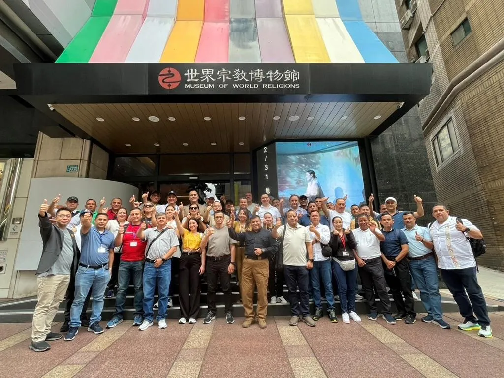 國防大學「遠朋班」資料近日在網路上出現疑似外洩傳聞，在國家安全與軍事戰略圈掀起軒然大波。圖為瓜地馬拉高等教育指揮部「遠朋國建班」參訪團資料照。（圖/瓜地馬拉高等教育指揮部提供）