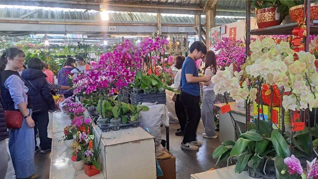 大里國光花市春節不打烊。(圖/大里區農會提供)