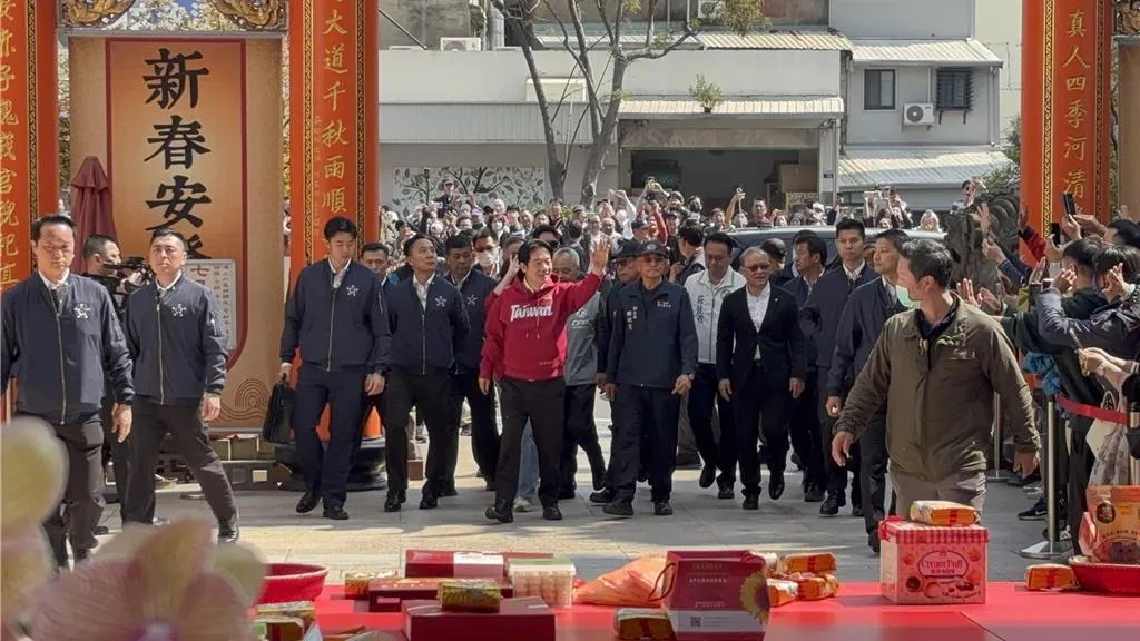 賴清德赴台中元保宮參香。（報系資料照）