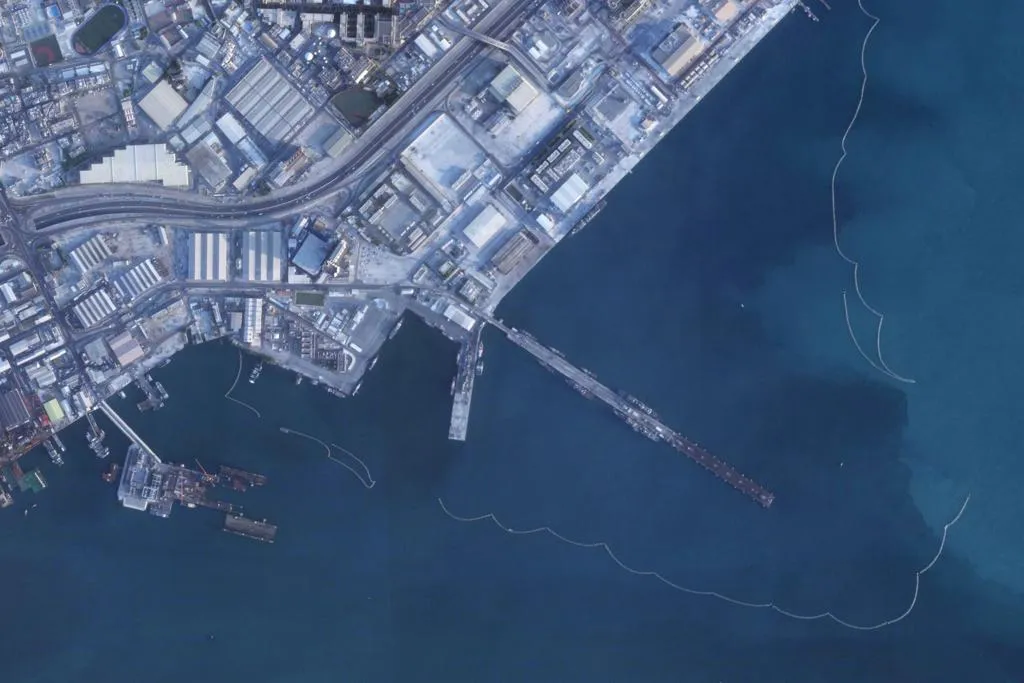 位於巴林的美國海軍第五艦隊總部空照圖。（圖／美聯社）