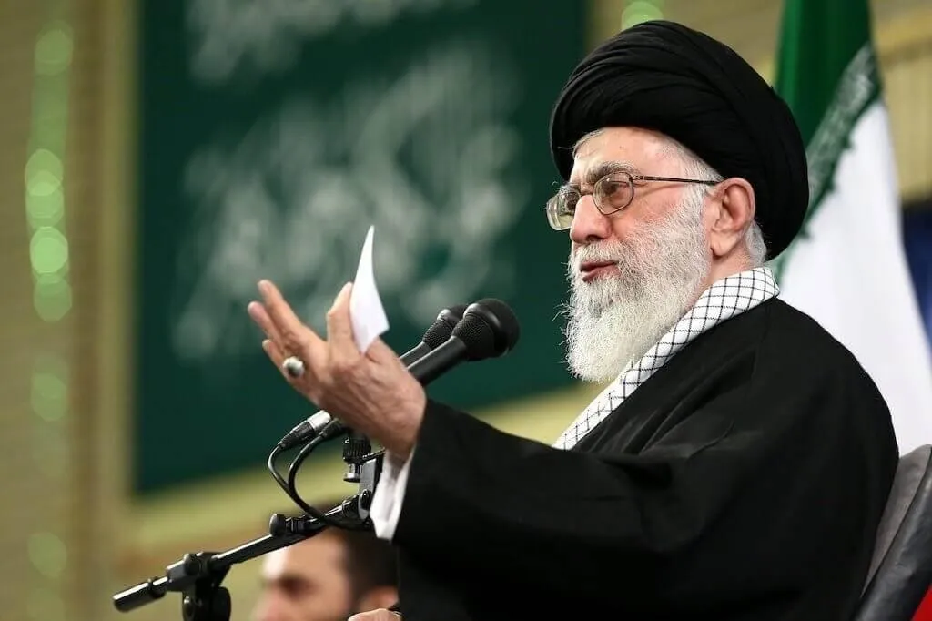 川普證實伊朗最高領袖哈米尼已經身亡。（圖／取自Ali Khamenei官方網頁khamenei.ir）