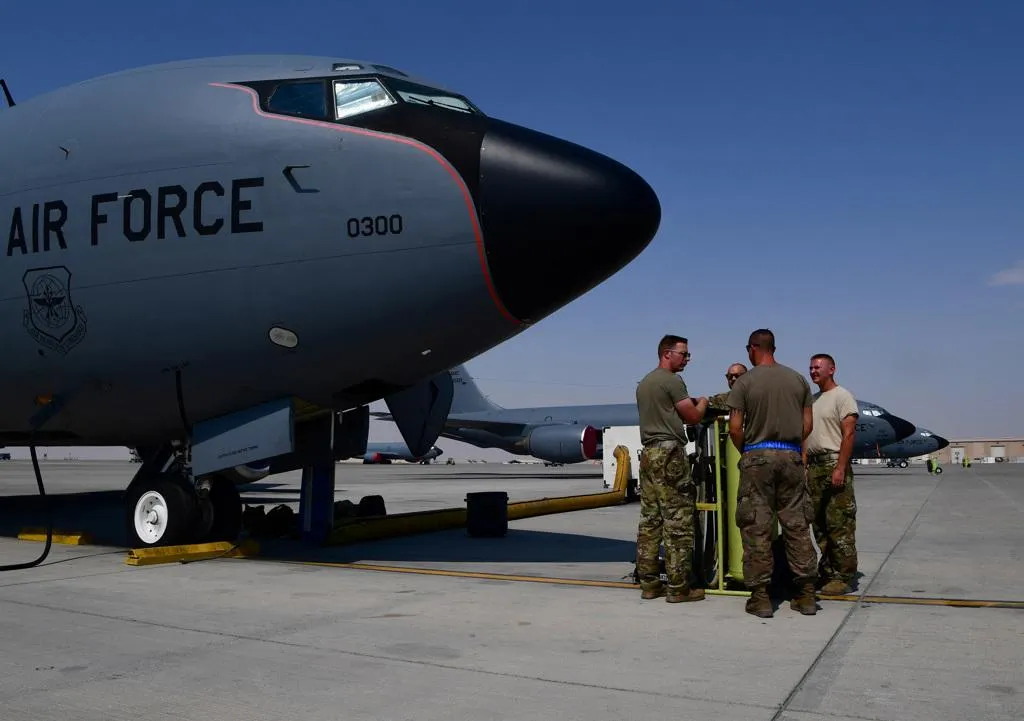 美軍KC-135加油機伊拉克墜毀 ，圖非事故機。（圖／路透）