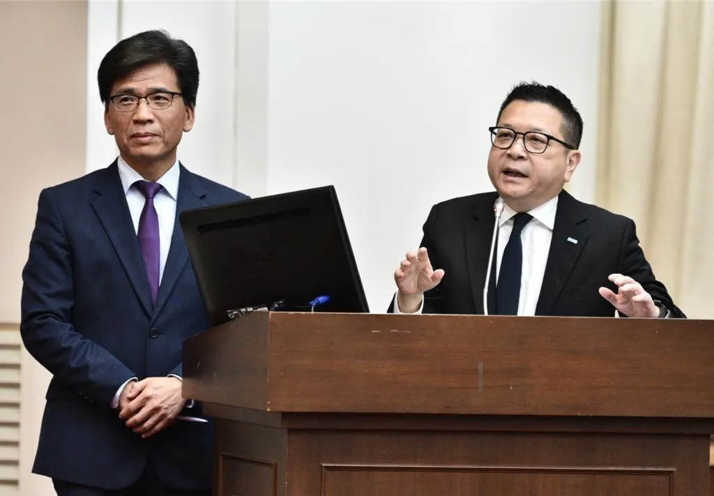 左至右，金管會主委彭金隆、證交所董事長林修銘。（圖/資料照）