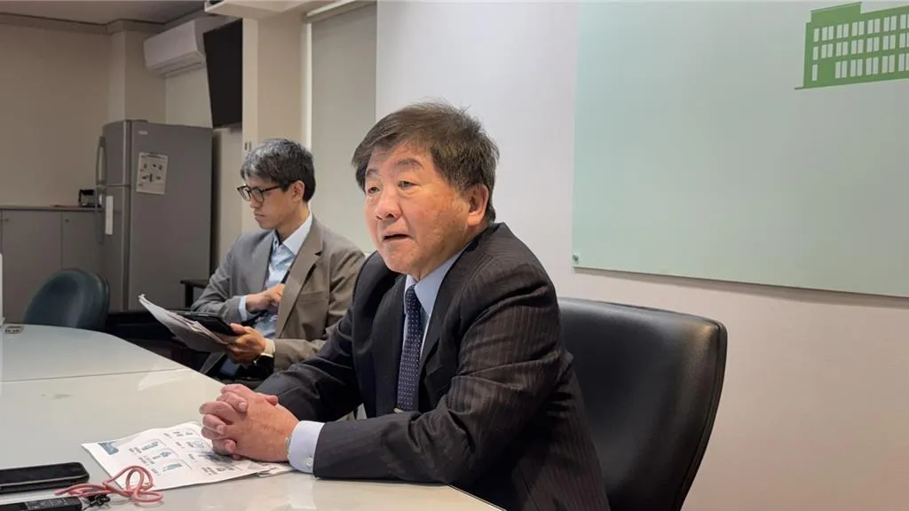 政委陳時中18日介紹鬆綁外籍幫傭申請資格政策，預計4月13日要開始受理。 （圖/資料照）