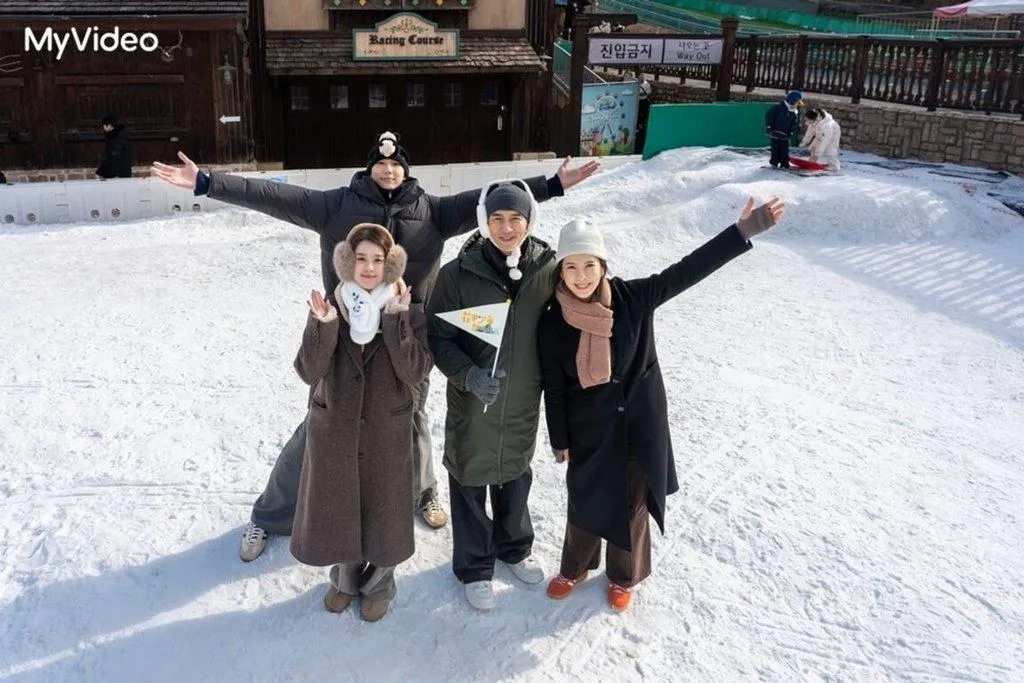 演員金雲（後左）、邱偲琹（前左起）、温昇豪、天心隨節目《花甲少年趣旅行》走訪韓國拍攝，温昇豪坦言，出發前怕和年輕旅伴有代溝，還好有天心作陪、安全感十足。（圖／台灣大哥大MyVideo提供）