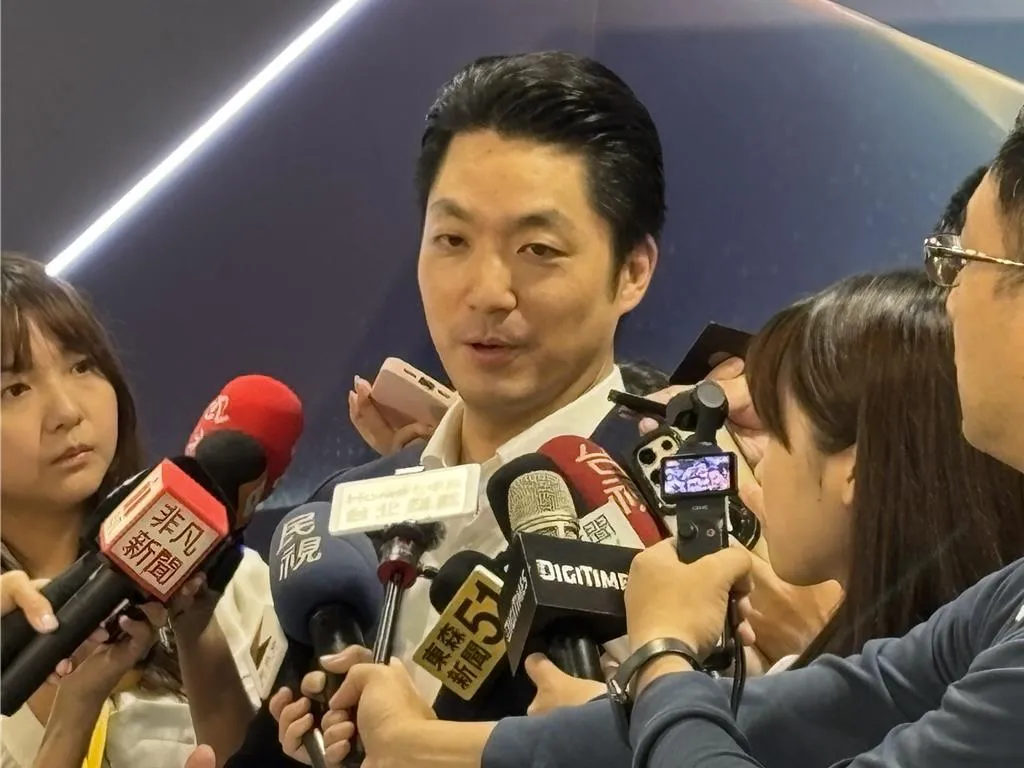 洪健益認為,沈伯洋可說讓國民黨毫無招架之力,蔣萬安肯定有場非常難打的仗。對此,「Cheap」表示這下蔣萬安出動蔣介石也沒用了。(圖/資料照)