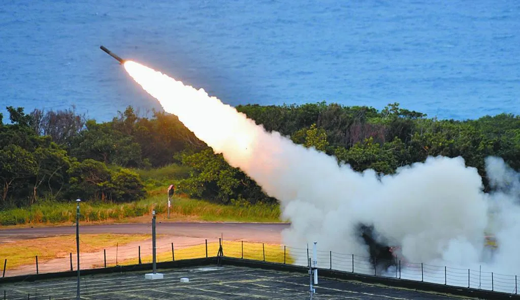 圖為去年5月在恆春九鵬基地進行海馬士實彈射擊。(圖/資料照)