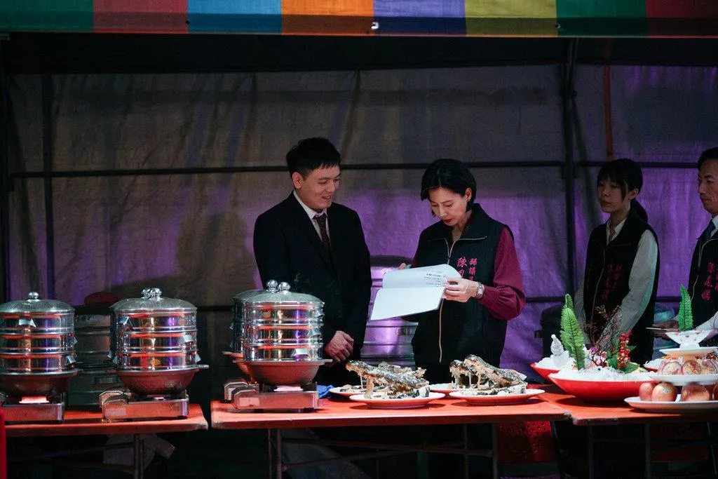 演員丁寧(中右)、春風(中左)在電影《死亡賭局》合作,2人原本就有私交,這次在片中的互動默契十足,丁寧也讚賞春風是天才型演員。(圖/英傑哆影業提供)