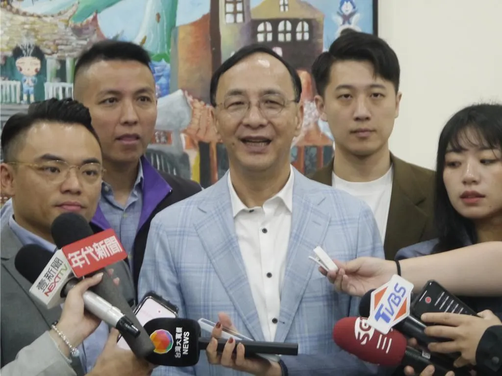 國民黨前主席朱立倫（中）3日受訪。（中時吳嘉億攝）