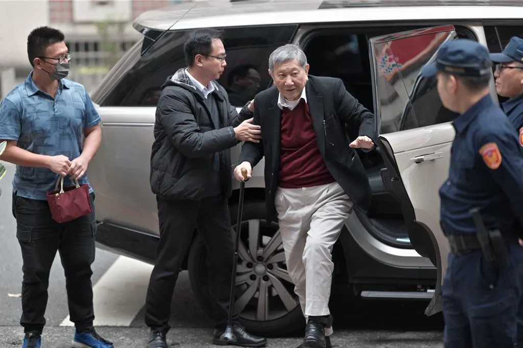 沈慶京痛心表示,京華廣場是政治操弄下犧牲品,莫讓政治扼殺了城市進步。(圖/資料照)