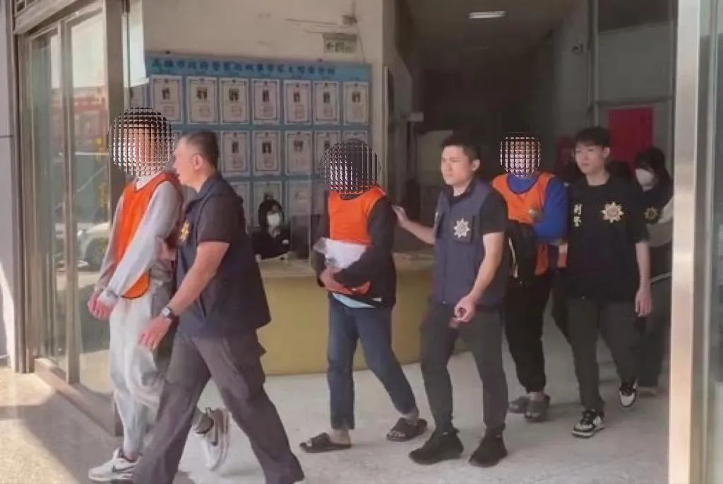 警方展開強力掃蕩逮捕5人。(圖/警方提供)