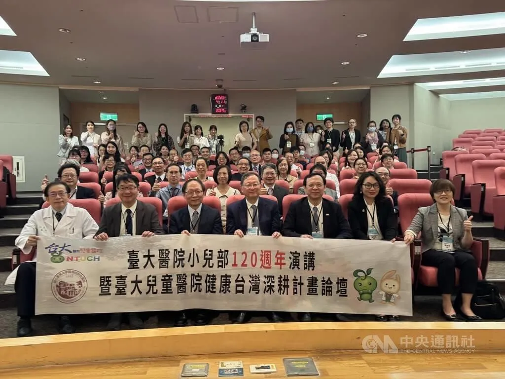 衛福部長石崇良11日宣布，正盤點給付標準，今年將調高兒科診療等費用，且「2倍不是夢」，最快7、8月上路。（圖／中央社）