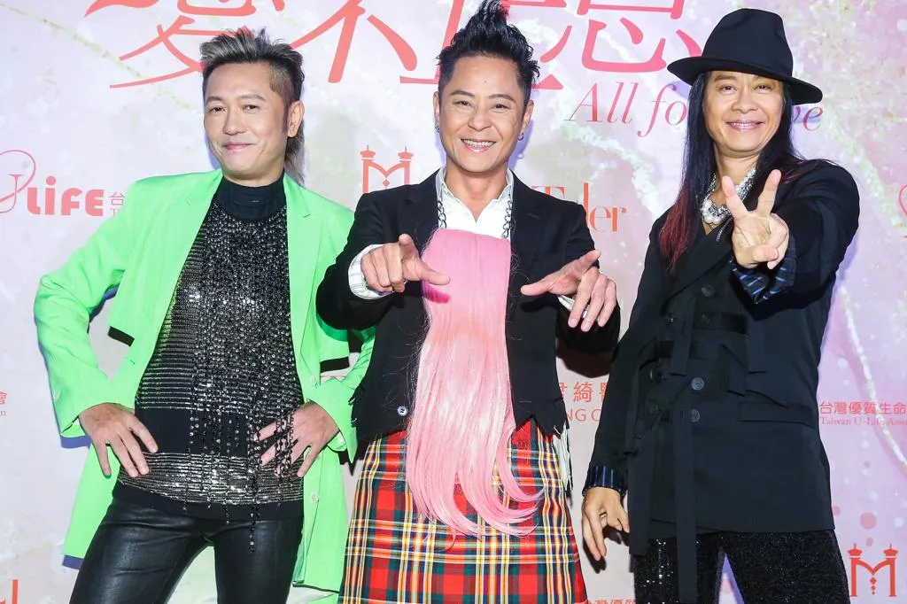 香港男團「草蜢」26日起在香港舉辦7場演唱會 ,蔡一傑(中)也透露治療鳥癌過程。(圖/報系資料照)