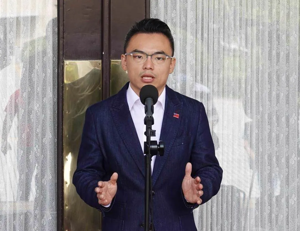 對於鄭銘謙受邀開球，洪孟楷認為，所有部會首長應先把自己的業務做好。（圖/資料照）