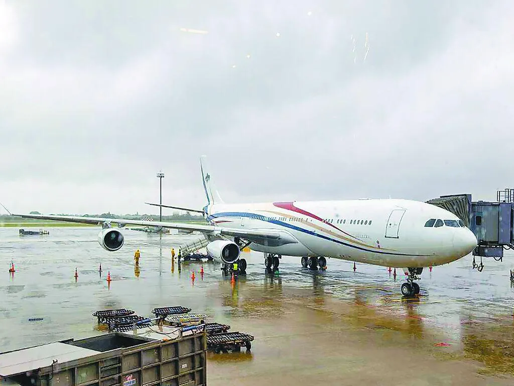 據傳，賴清德總統搭乘史瓦帝尼特使、副總理札杜莉的回程專機，前往史國。（桃園機場記者聯誼會提供）