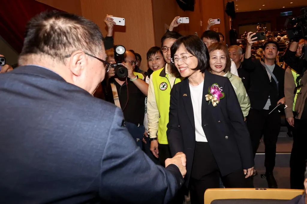 新北市長選戰蘇巧慧跟李四川多次出席同場活動，兩人都否認有刻意「王不見王」。（圖／中時報系資料照片）