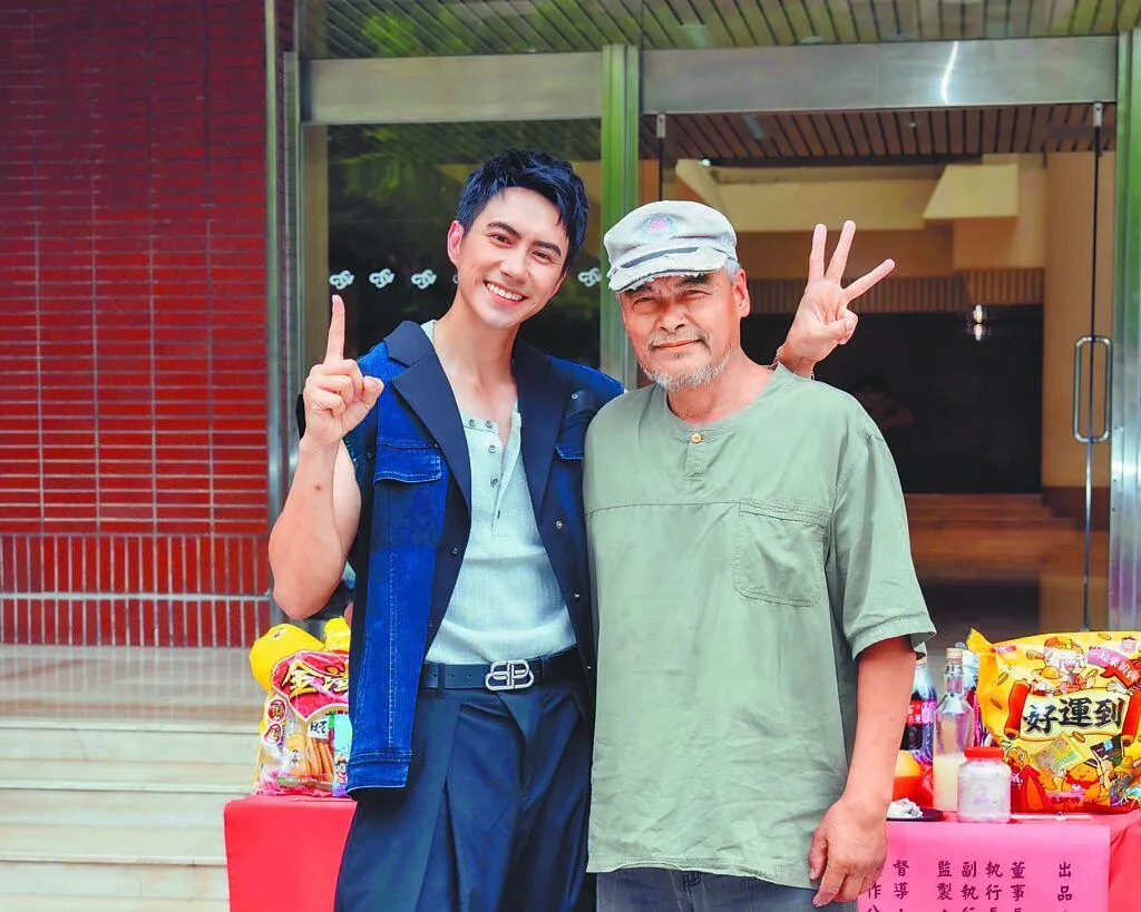 潘君侖、林慶台(右)在26日出席開鏡記者會。(圖/量能文創提供)