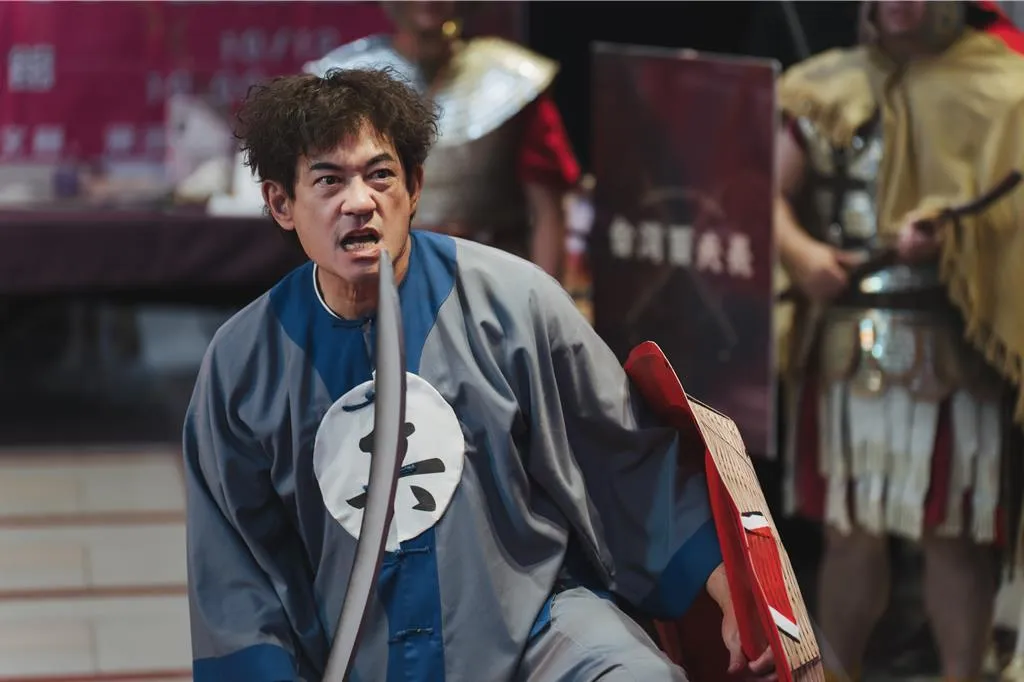 柯叔元在劇中飾演紙藝職人，個性木訥寡言、不擅表達。（圖／Hami Video提供）