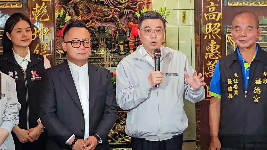 卓榮泰10日在童子瑋等人陪同下在基隆視察。(圖/中國時報,張志康攝)
