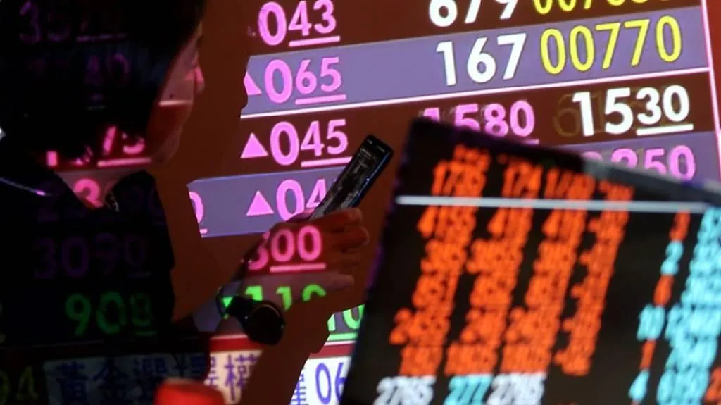 群益投顧總經理范振鴻表示,預估2026年下半年台股加權指數區間將落在43,000~53,000點。(圖/資料照)