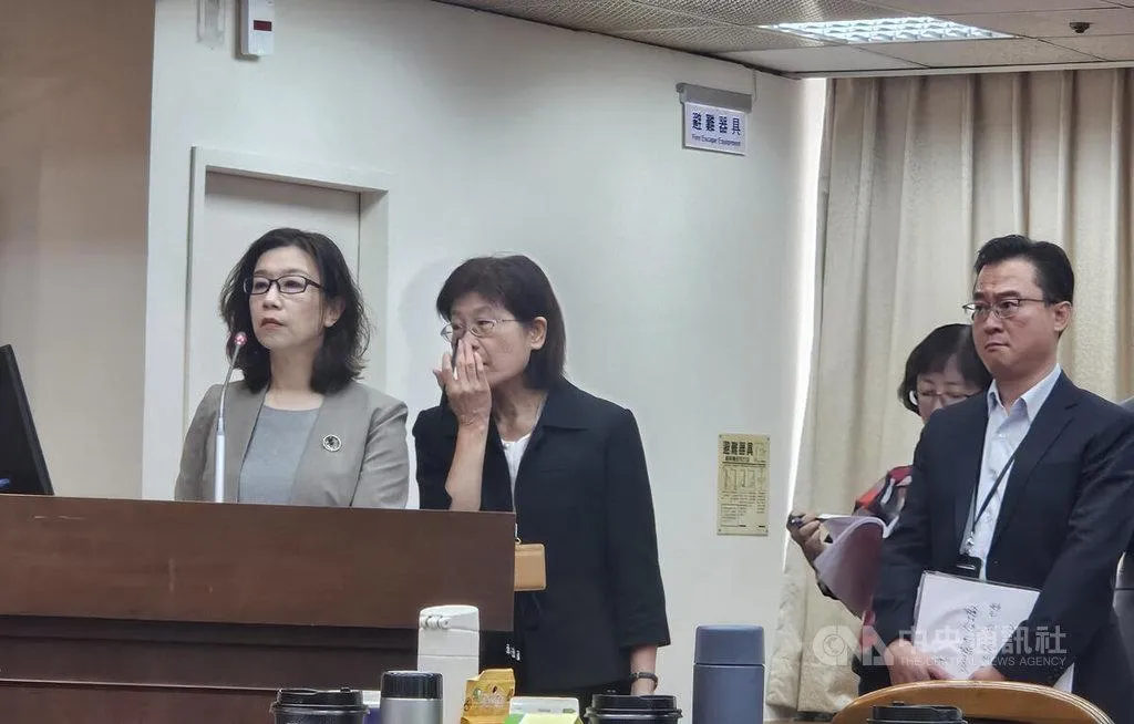 中聯油脂苯駢芘案延燒，衛福部次長林靜儀（左）15日表示，推測黃豆與製程都有問題，但假若品管得宜可降低；今年1到5月進口巴西黃豆，用量最大業者中，大統益8日抽驗現場油品合格。（圖／中央社）
