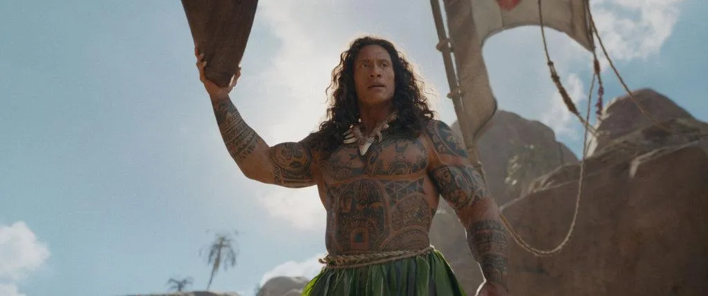 迪士尼動畫電影《海洋奇緣》改編真人版，由男星巨石強森（Dwayne Johnson）飾演半神人「毛伊」，造型掀起網友討論。（圖／迪士尼影業提供）