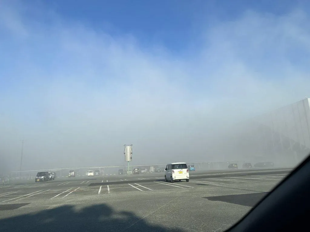 熊本永旺夢樂城疑因地震導致氣爆事件，外牆遭炸毀傳多人受傷。（圖／翻攝自X@KoGa_krmrRR）