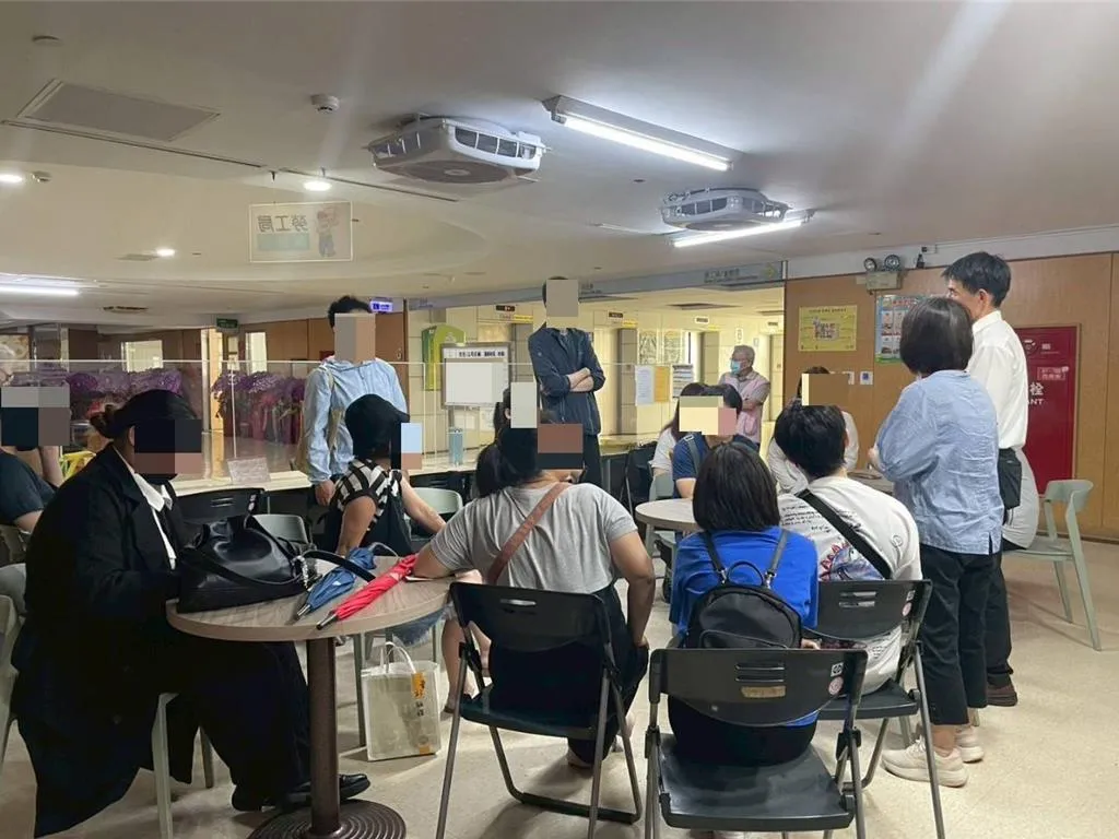 7月28日台南市勞工局召開第二次針對台安藥局欠薪與大量解僱的調解會。（圖／台南市勞工局）