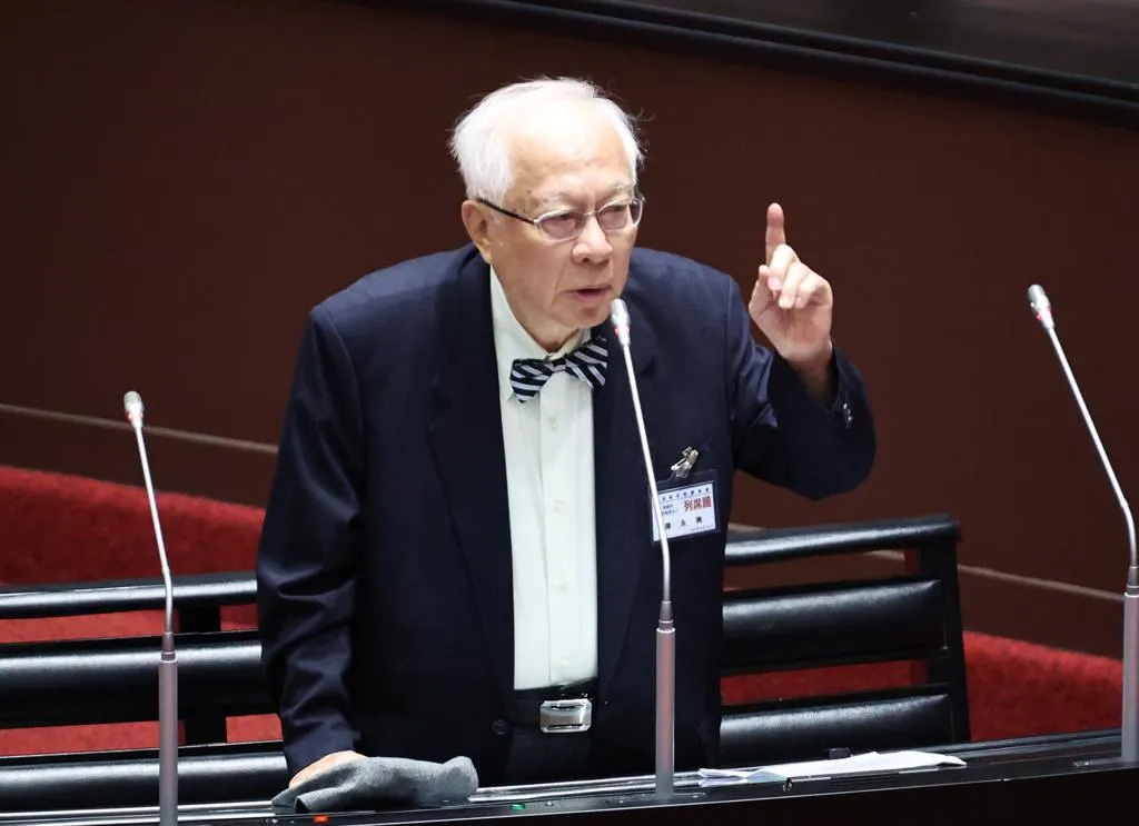 立法院11日全院委員會進行監察院院長、副院長、監委被提名人資格審查,監察院長被提名人陳永興出席並備詢。(中時姚志平攝)