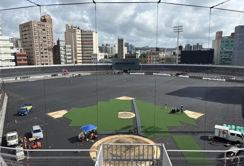 針對新竹地檢署就新竹市立棒球場相關案件作成不起訴及緩起訴處分,新竹市政府今日表示,檢方不起訴不等於工程合格,工程安全沒有降低標準的空間。(圖/新竹市府提供)