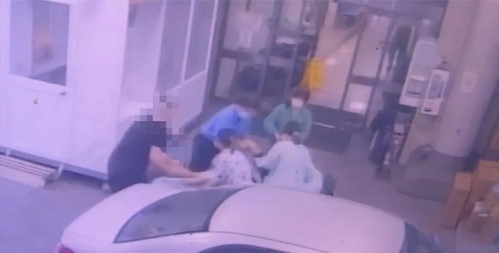 23歲莊男遭黑衣人丟包竹山秀傳醫院急診室門口，經搶救仍宣告不治。（圖／報系資料照）