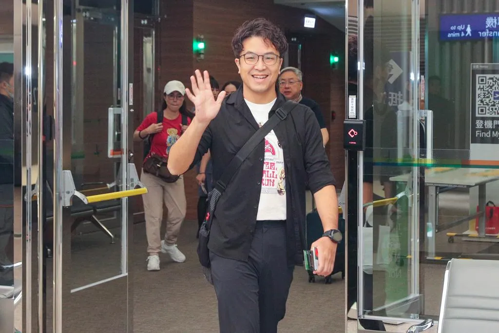 沈伯洋日前在東京出席活動和慢跑,都穿著防彈背心,引發討論。(圖/資料照)