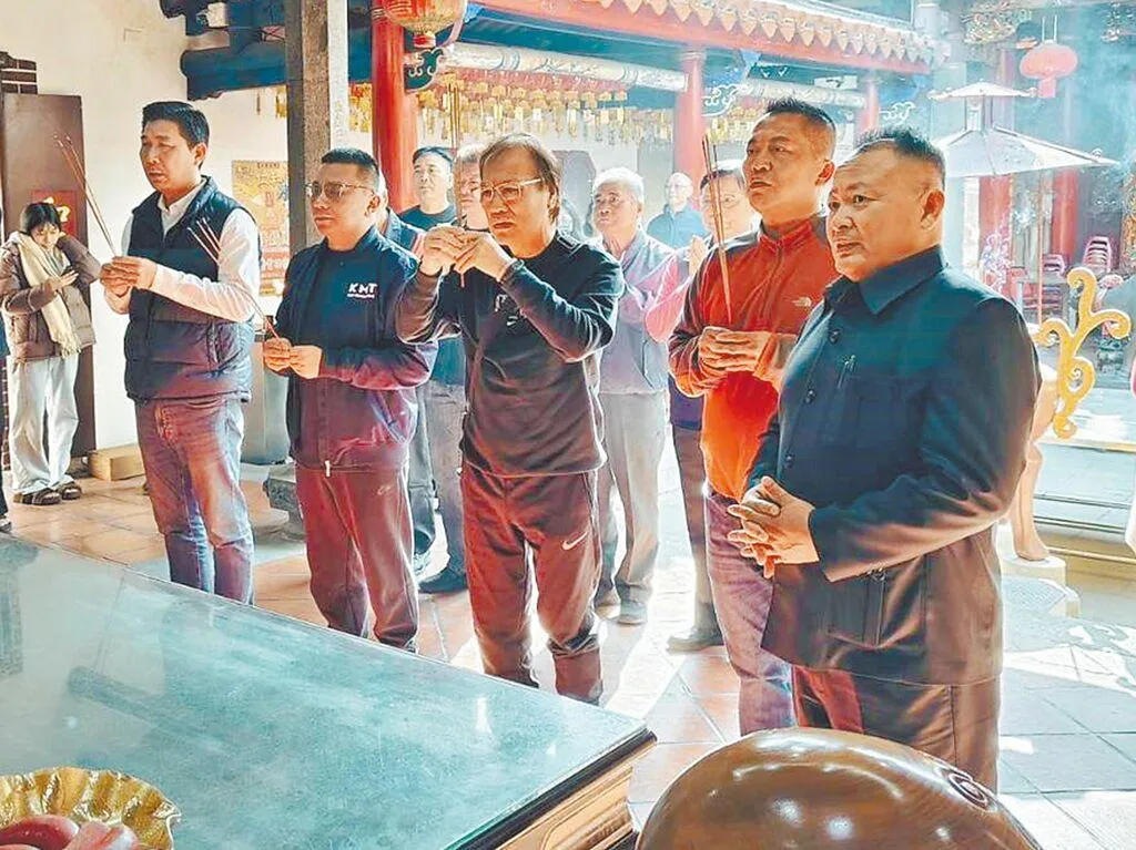 謝典霖父親謝新隆（前左三）。（圖／報系資料照）